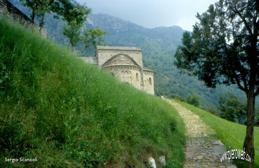 16 Ci appare per primo l'Oratorio di San Benedetto.jpg